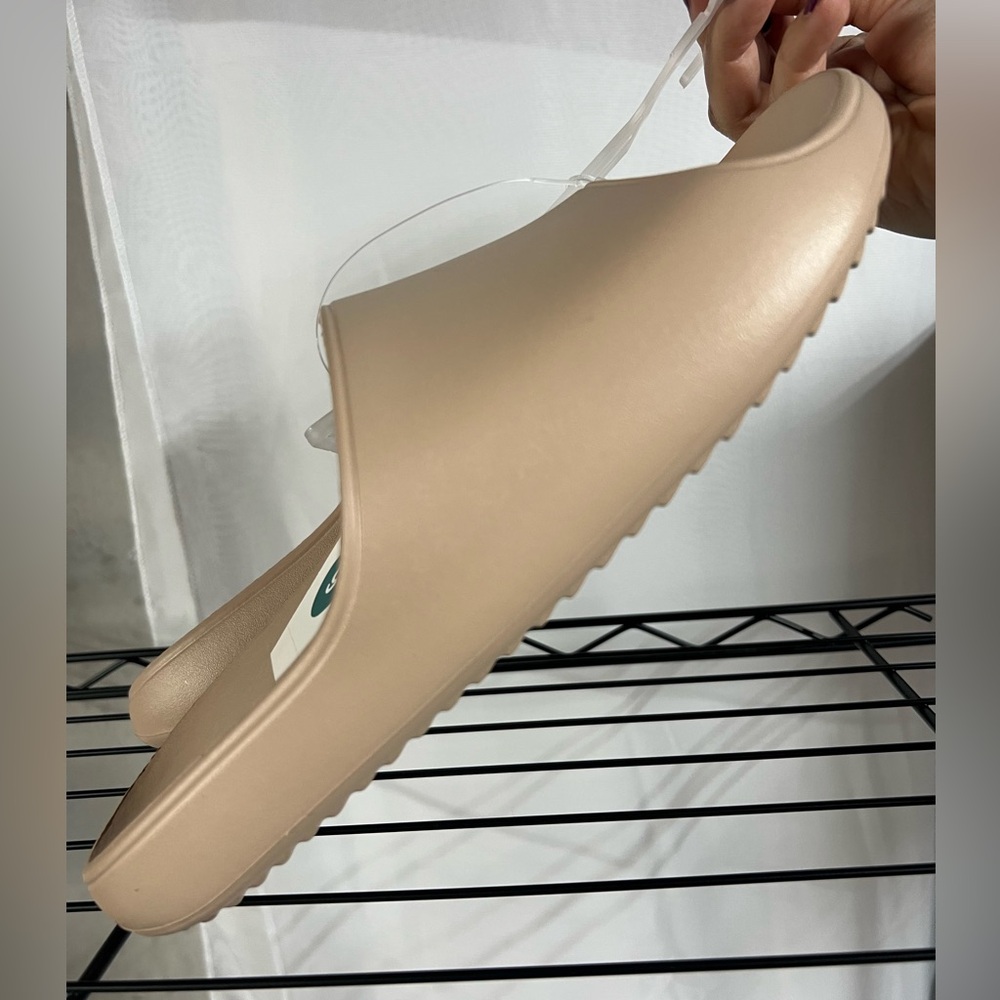 Wild Fable Women's Tan Slide Sandals Size 9 - Picture 3 of 4